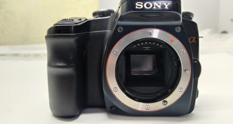 Фотоаппарат Sony DSLR-A100